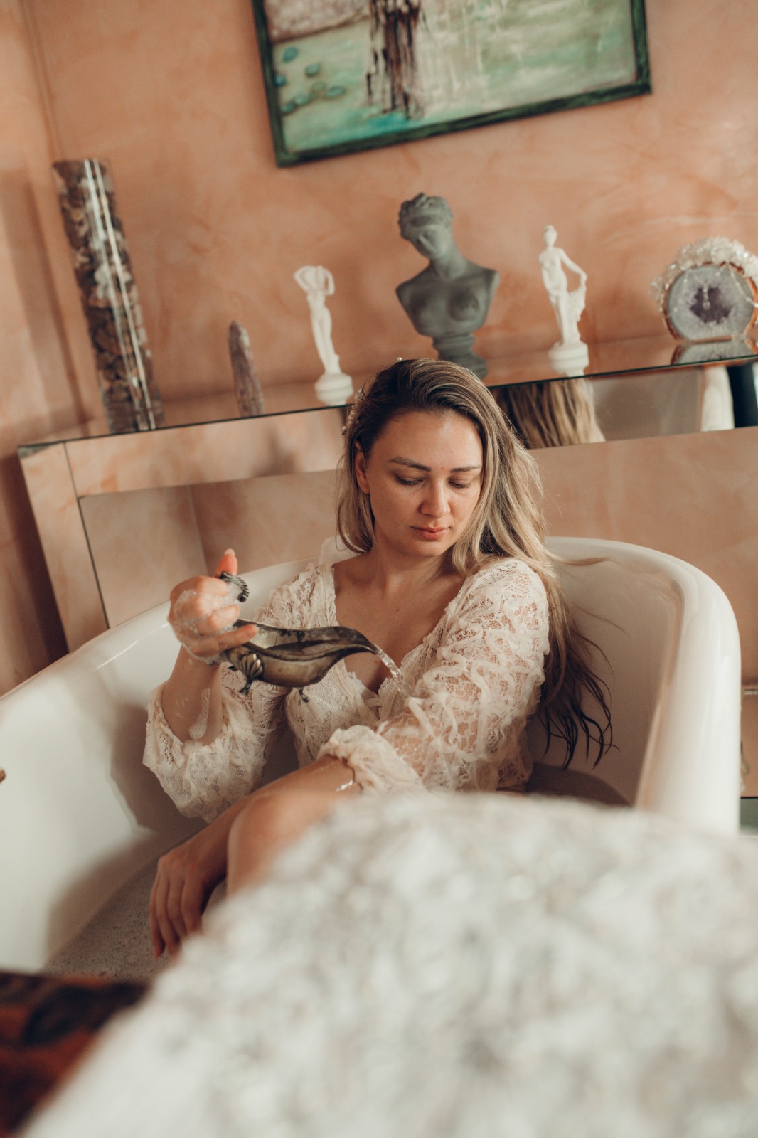 Spa com banheira e banheira de hidromassagem